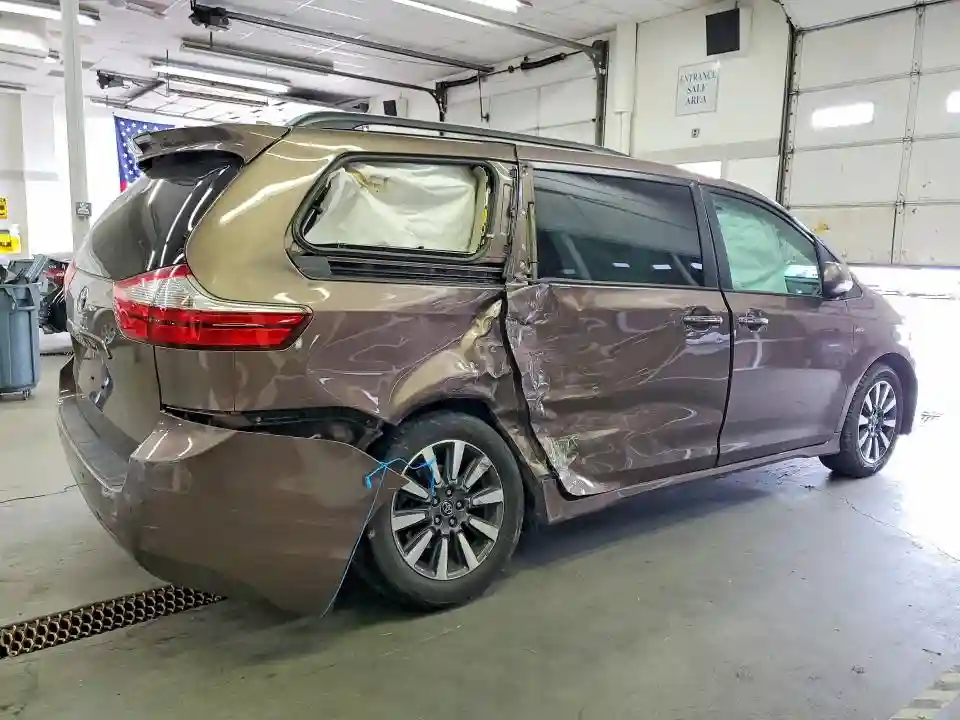 5TDDZ3DC9JS196287 2018 TOYOTA SIENNA-2
