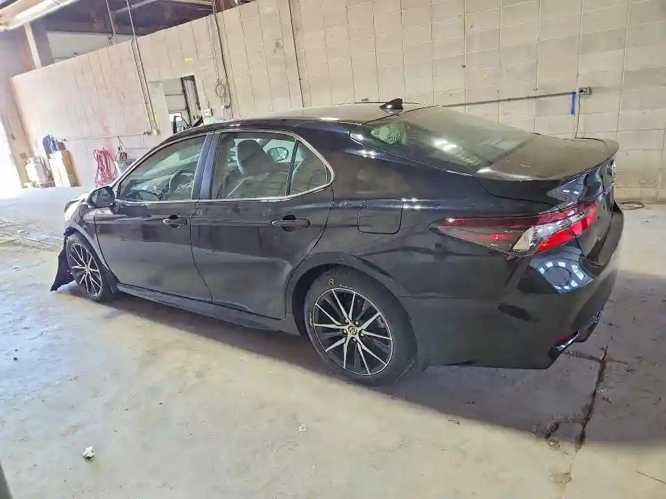 4T1T11AK1NU638740 2022 TOYOTA CAMRY-1