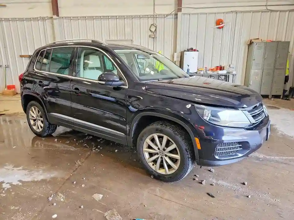 WVGRV7AX1HW508477 2017 VOLKSWAGEN TIGUAN-3
