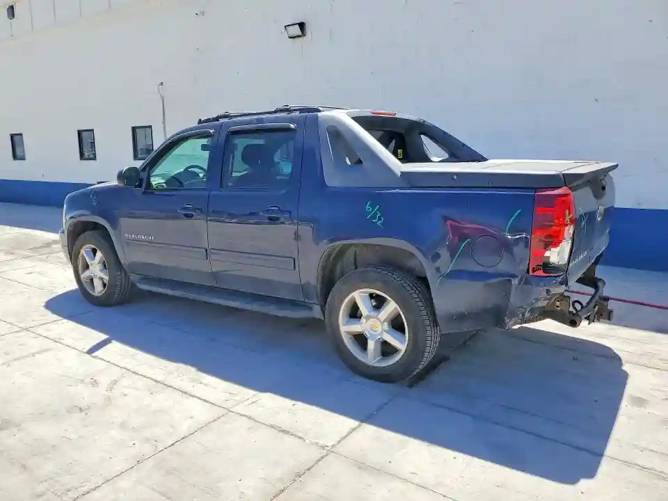 3GNTKEE34BG323495 2011 CHEVROLET AVALANCHE-1