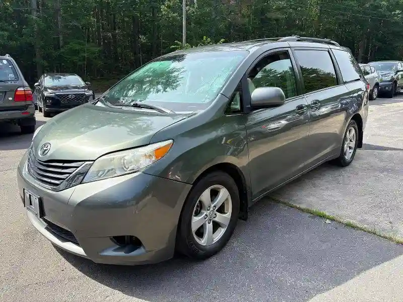 5TDKK3DC8CS240357 2012 TOYOTA SIENNA-1