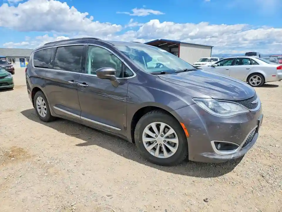 2C4RC1BG6HR688005 2017 CHRYSLER PACIFICA-3