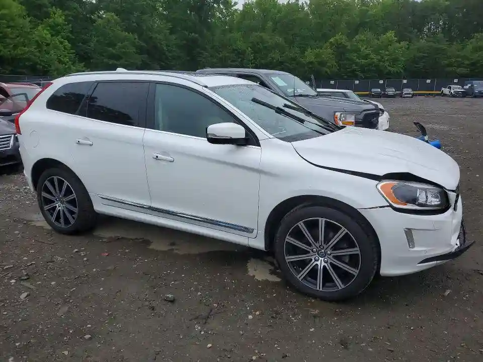 YV449MRU4H2126329 2017 VOLVO XC60-3