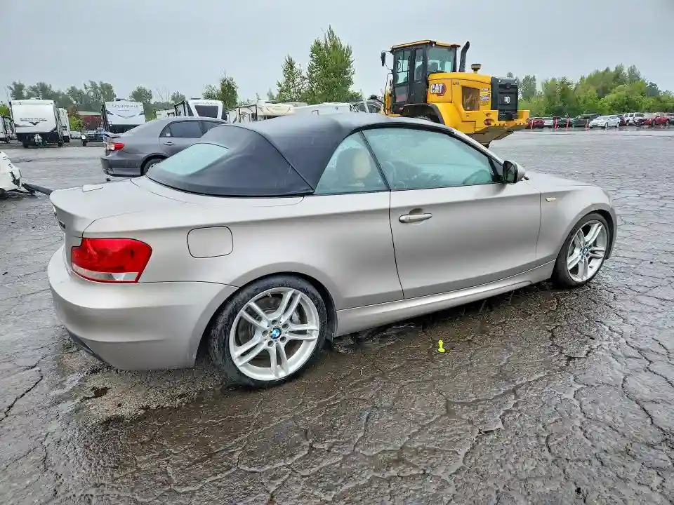 WBAUN7C53CVM26496 2012 BMW 1 SERIES-2