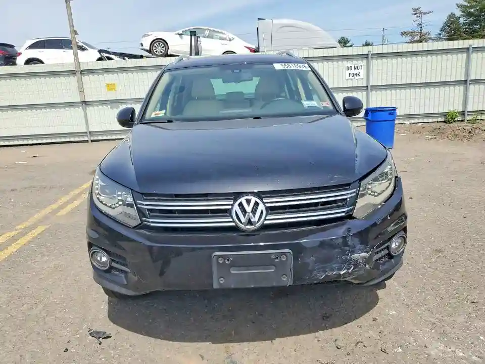 WVGWV7AX5HK021177 2017 VOLKSWAGEN TIGUAN-4
