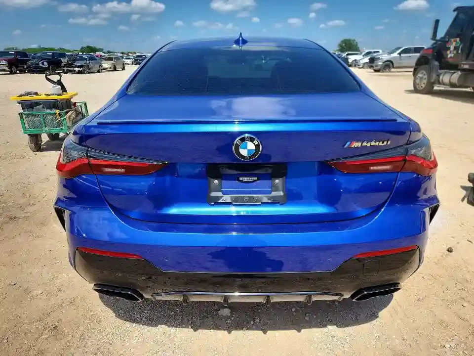 WBA83AP03NCJ02319 2022 BMW M4-5