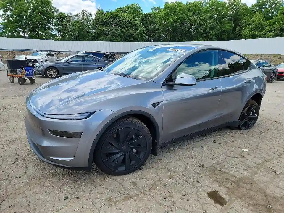 7SAYGDEE5TF386191 2026 TESLA MODEL Y-0