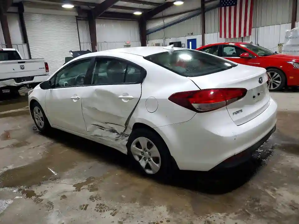 3KPFL4A72JE268500 2018 KIA FORTE-1
