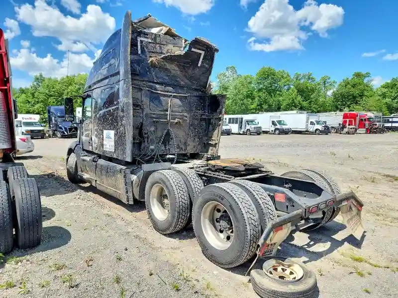 4V4NC9EH8NN290860 2022 VOLVO VN-2