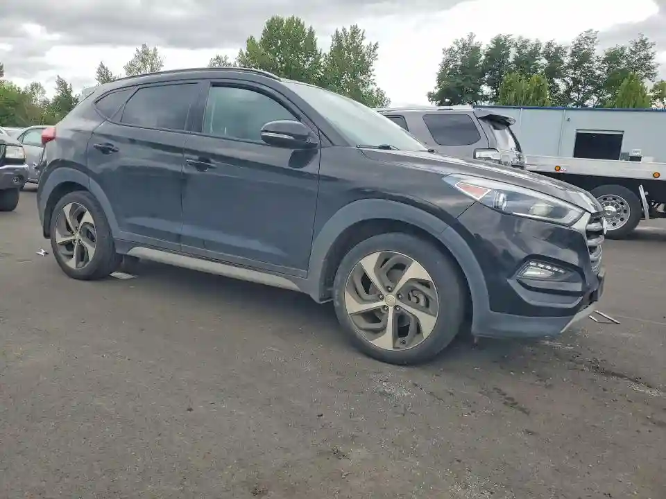 KM8J3CA28JU792076 2018 HYUNDAI TUCSON-3