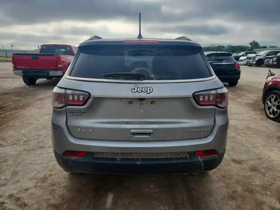 3C4NJDCBXJT153464 2018 JEEP COMPASS-5
