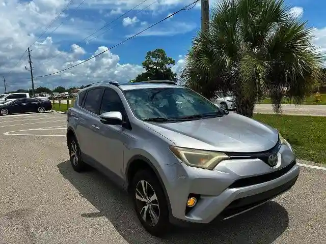 2T3WFREV3HW376992 2017 TOYOTA RAV4-0