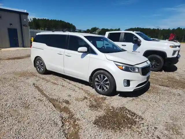 KNDMC5C11G6147056 2016 KIA SEDONA-3