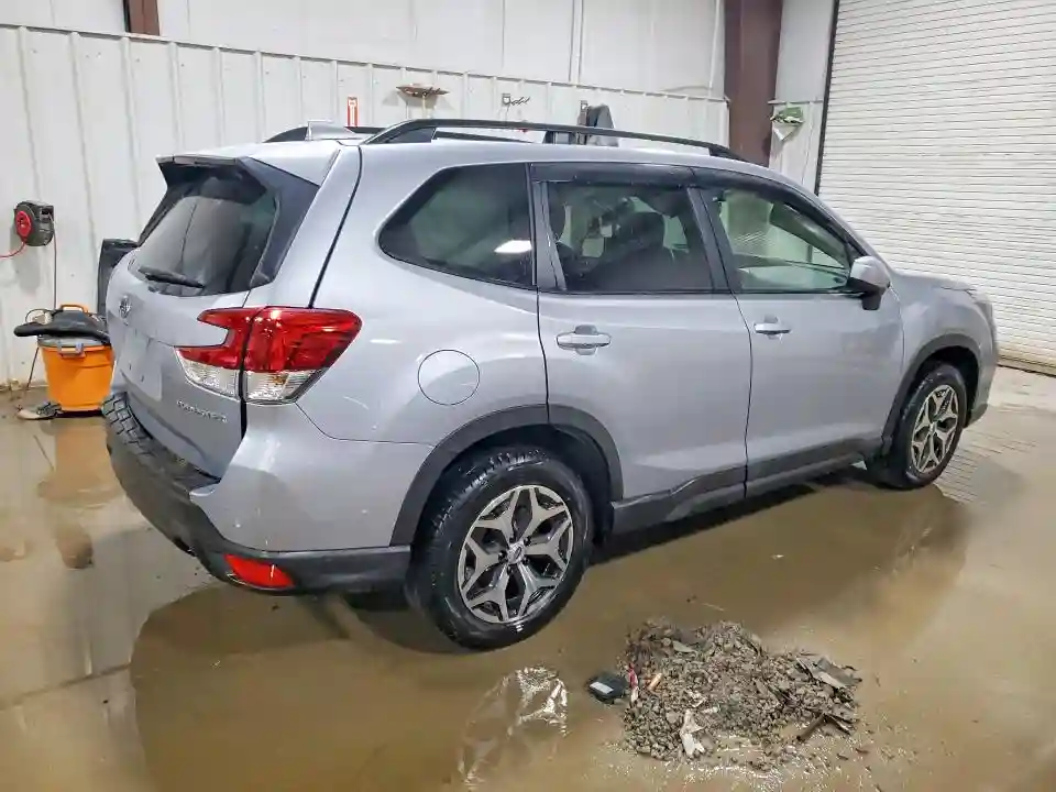 JF2SKAJC2LH428564 2020 SUBARU FORESTER-2