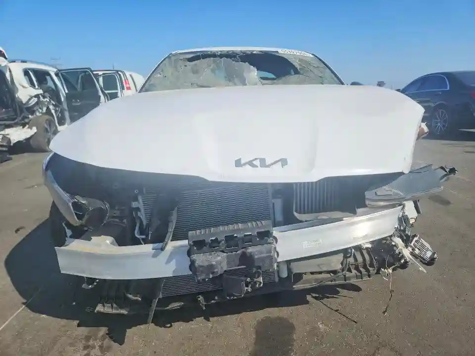 5XXG64J21RG237094 2024 KIA K5-4