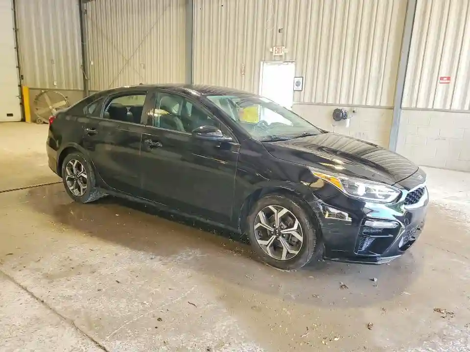 3KPF24AD9KE087906 2019 KIA FORTE LXS-3
