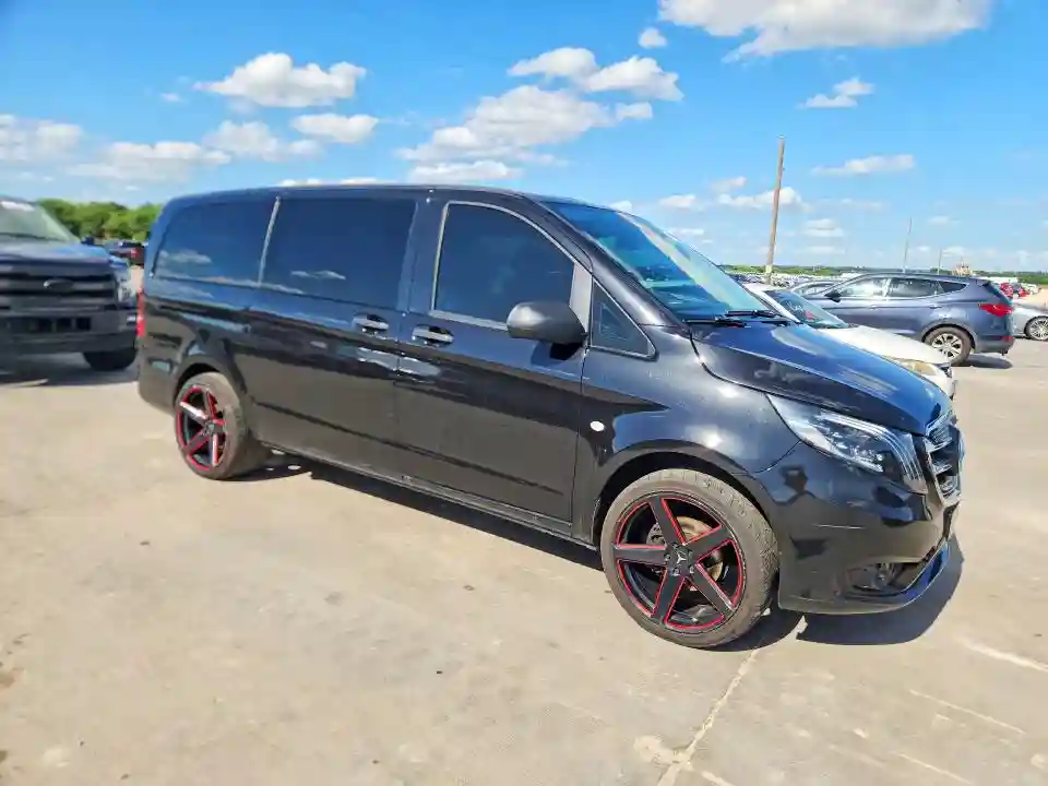 WD4PG2EE5J3489740 2018 MERCEDES-BENZ METRIS-3