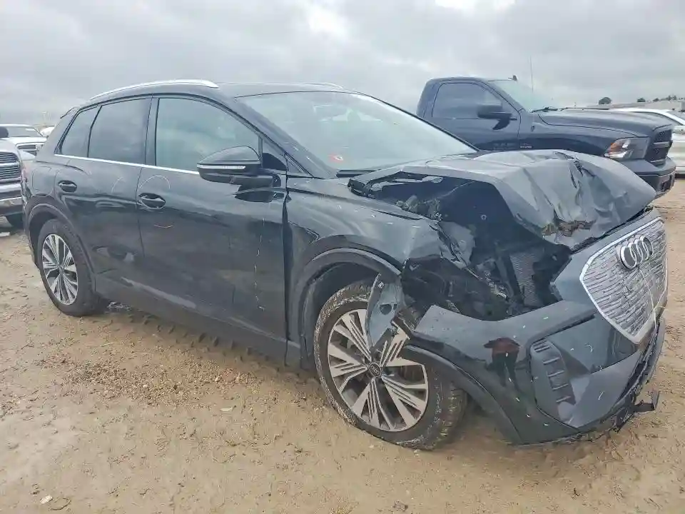 WA1BCBFZ1PP006435 2023 AUDI Q4 E-TRON-3