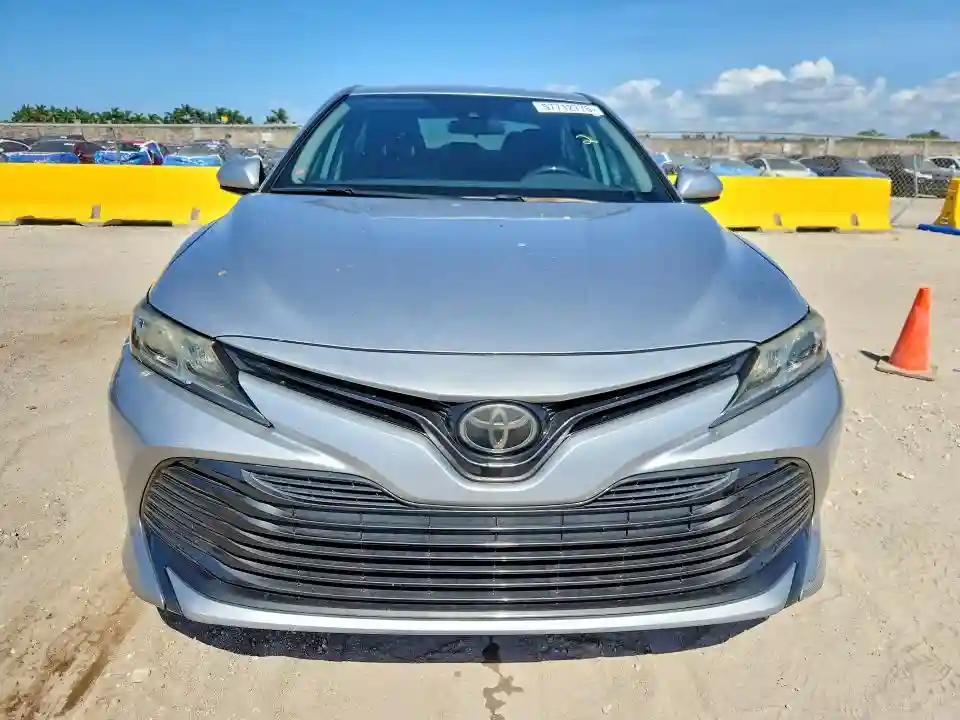 4T1B11HK0KU284979 2019 TOYOTA CAMRY-4