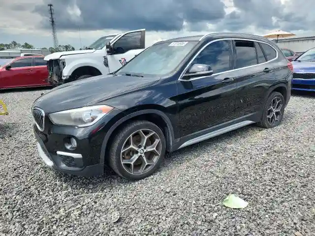 WBXHU7C30J3H43138 2018 BMW X1-0