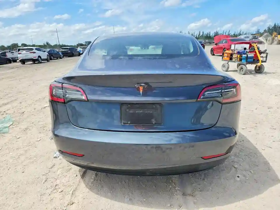 5YJ3E1EA7PF697474 2023 TESLA MODEL 3-5