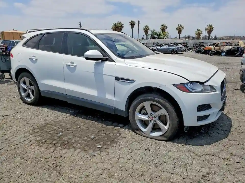 SADCJ2BV9HA493007 2017 JAGUAR F-PACE-3