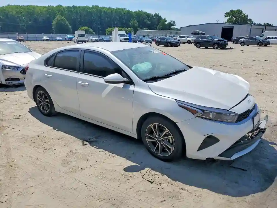 3KPF24AD0PE590456 2023 KIA FORTE LXS-3