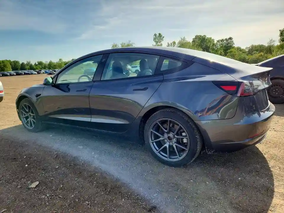 5YJ3E1EB6NF236725 2022 TESLA MODEL 3-1