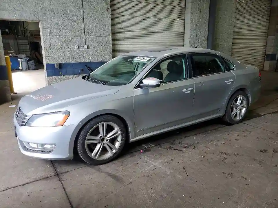1VWBN7A39DC038842 2013 VOLKSWAGEN PASSAT-0