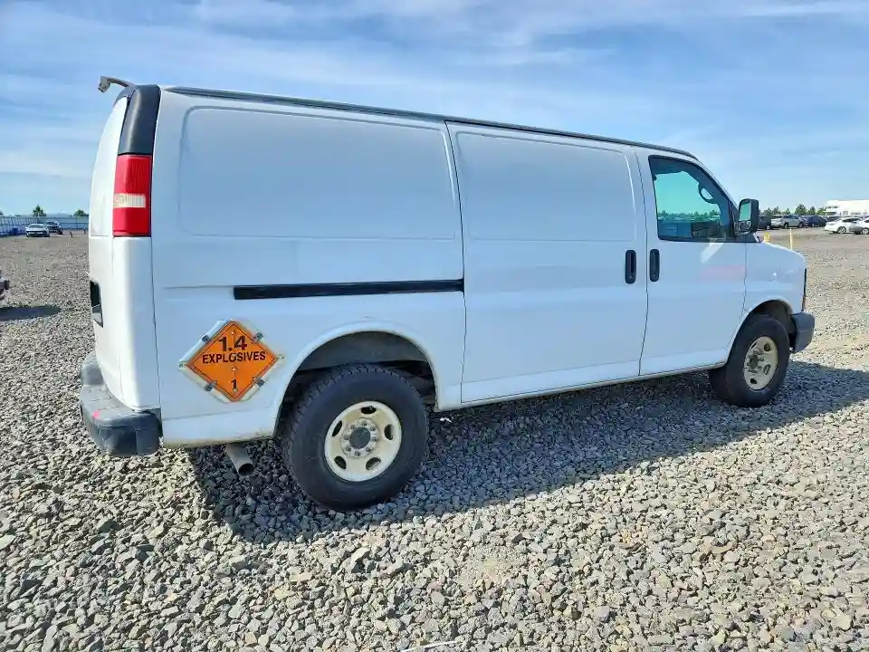 1GTW7FCA5C1179969 2012 GMC SAVANA-2