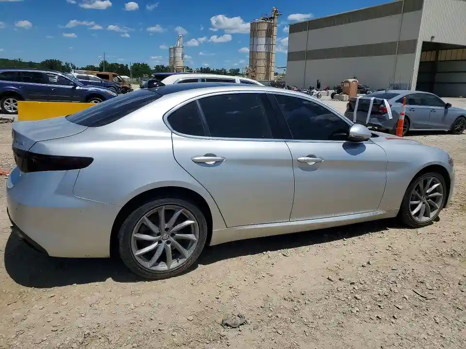 ZARFAEEN4H7554496 2017 ALFA ROMEO GIULIA-2