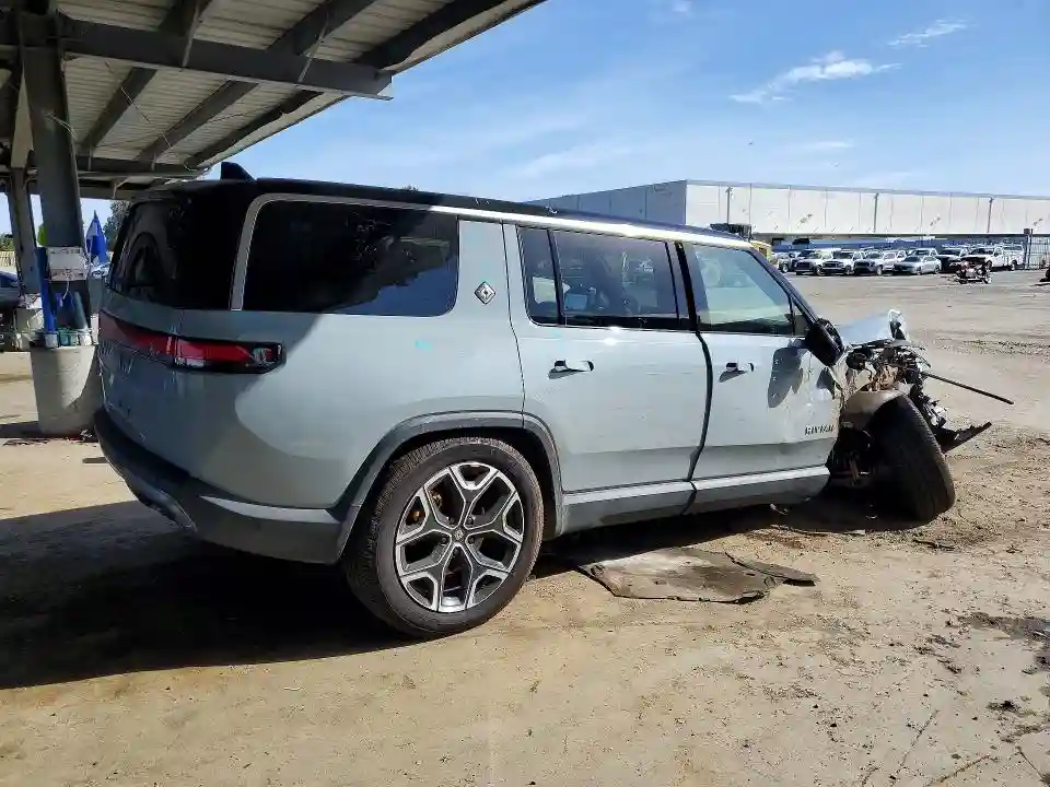 7PDSGABA2PN004010 2023 RIVIAN RIS-2