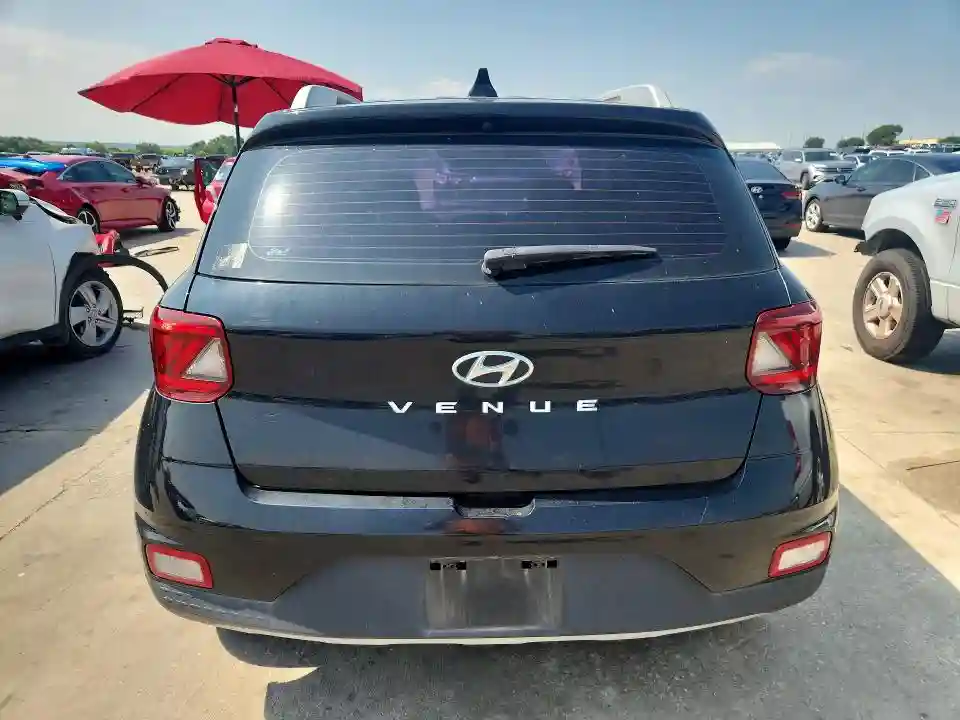 KMHRC8A3XNU176636 2022 HYUNDAI VENUE-5