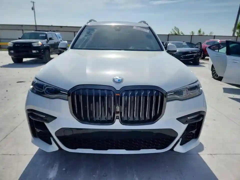 5UXCX6C09N9J04849 2022 BMW X7-4