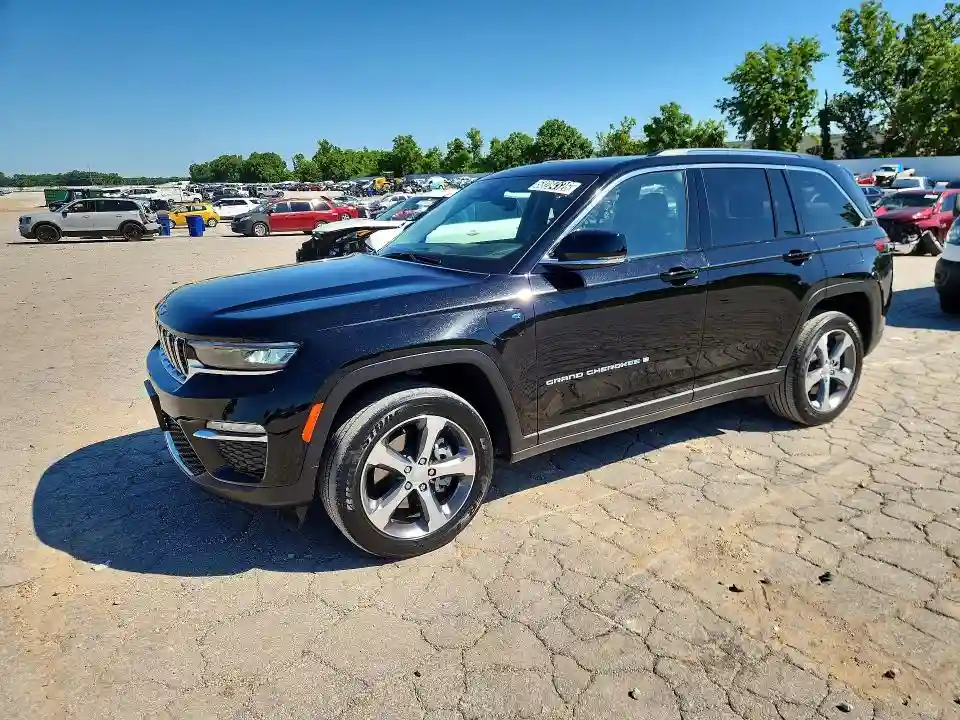 1C4RJYB6XN8748946 2022 JEEP GRAND CHEROKEE-0