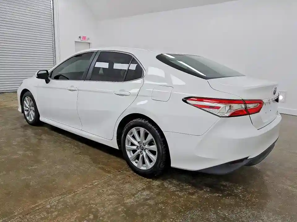 4T1B11HK1JU627961 2018 TOYOTA CAMRY-1