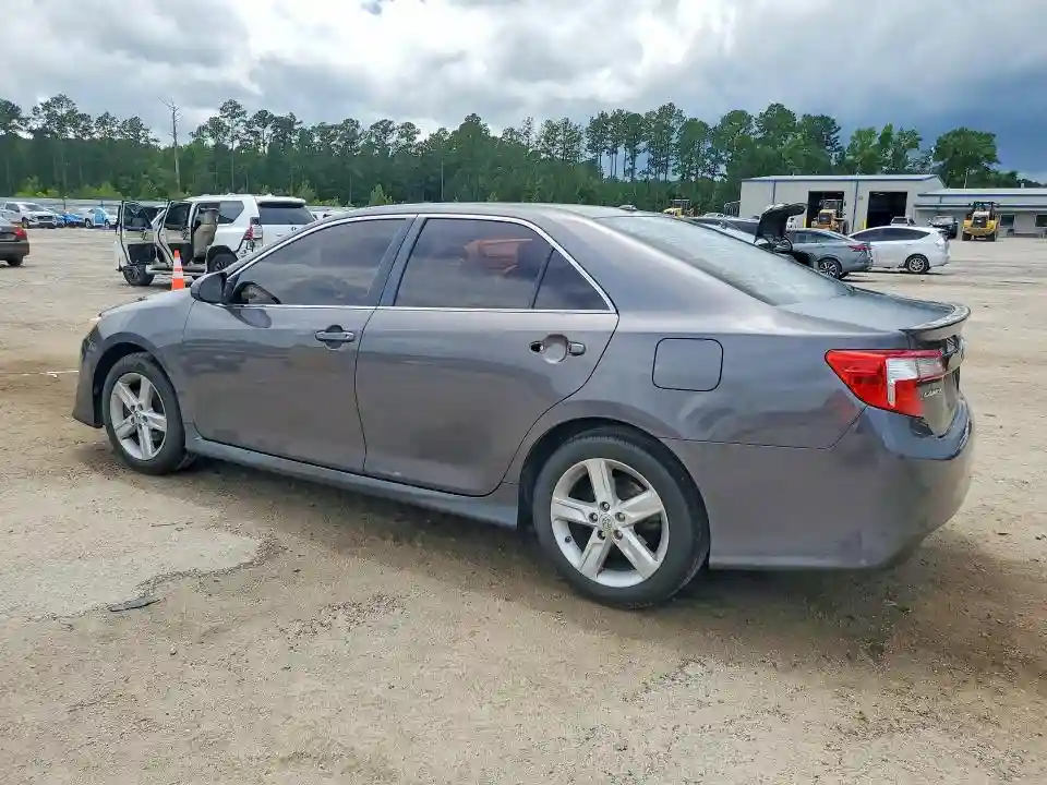 4T1BF1FK6DU712643 2013 TOYOTA CAMRY-1