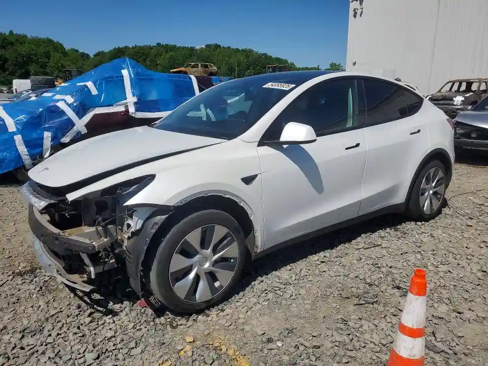 7SAYGDEE9NF314199 2022 TESLA MODEL Y-0