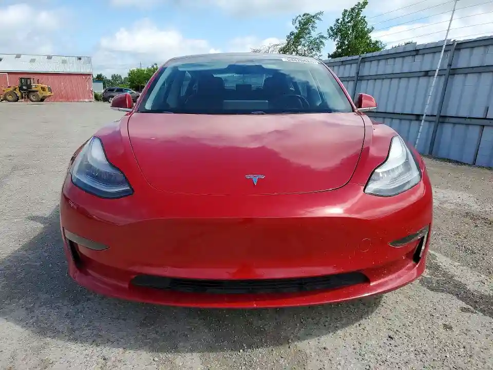 5YJ3E1EB1JF126997 2018 TESLA MODEL 3-4
