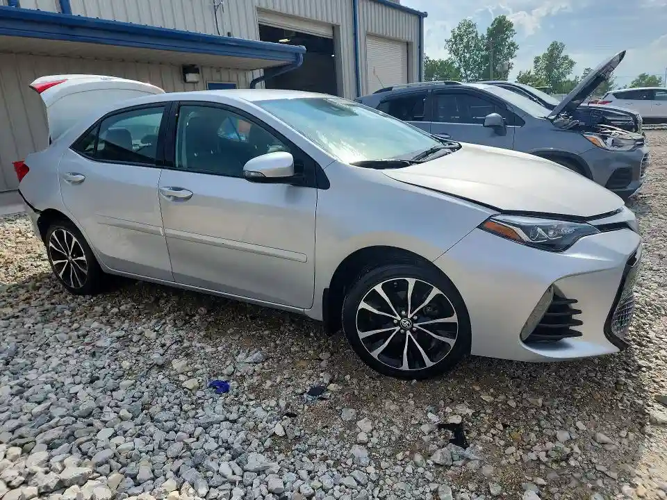 2T1BURHE9JC033216 2018 TOYOTA COROLLA-3