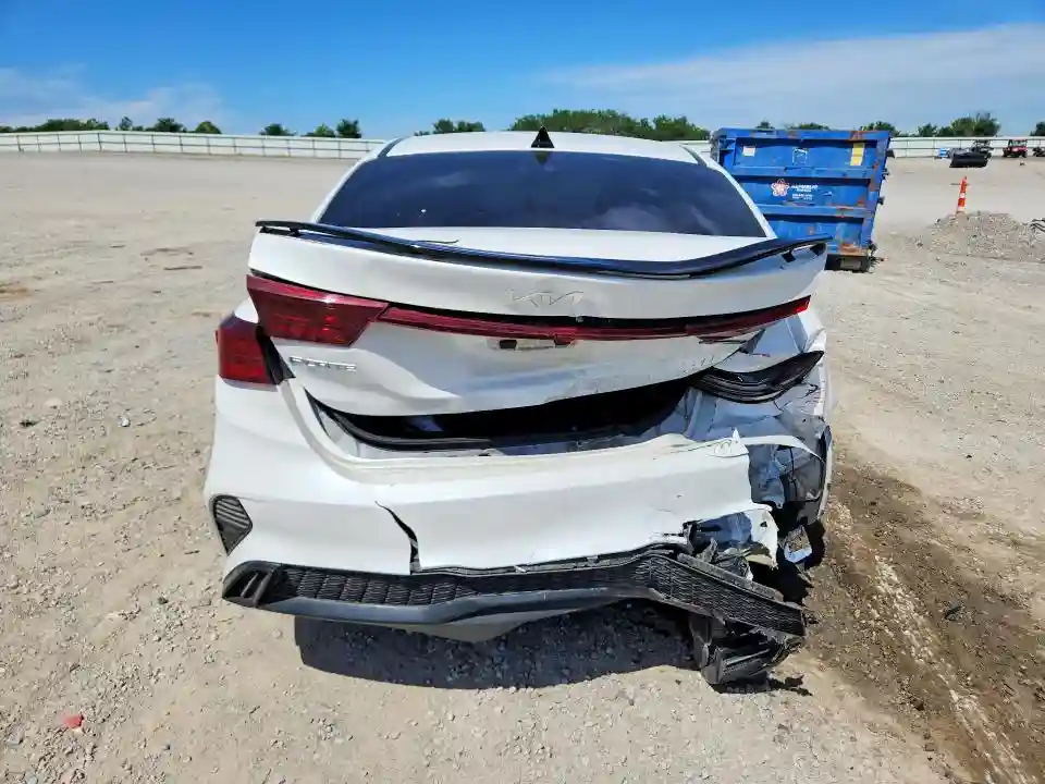 3KPF54AD2PE563640 2023 KIA FORTE-5