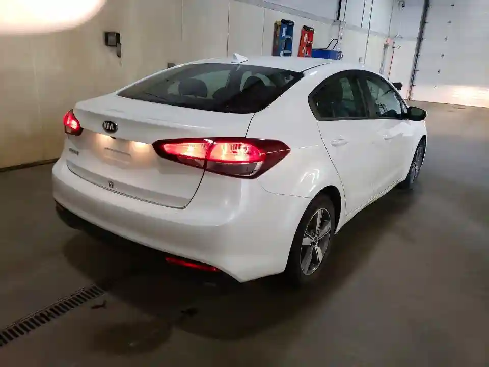 3KPFL4A77JE235394 2018 KIA FORTE-2