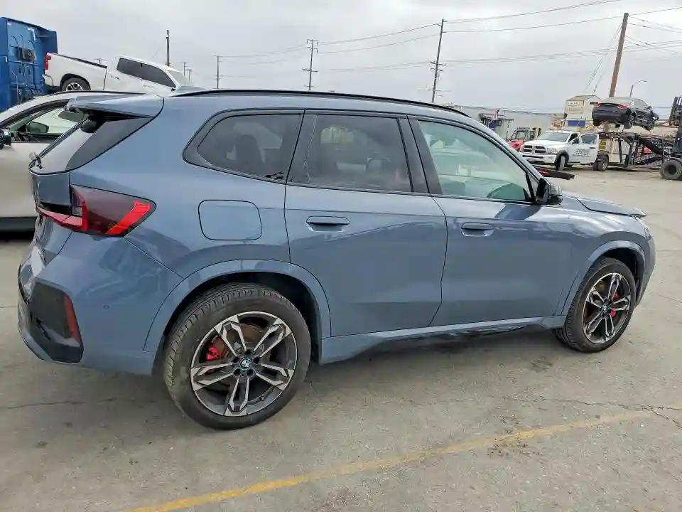 WBX73EF05S5087252 2025 BMW X1-2