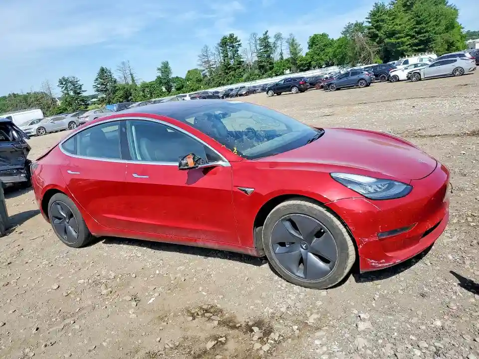 5YJ3E1EA8JF004211 2018 TESLA MODEL 3-4