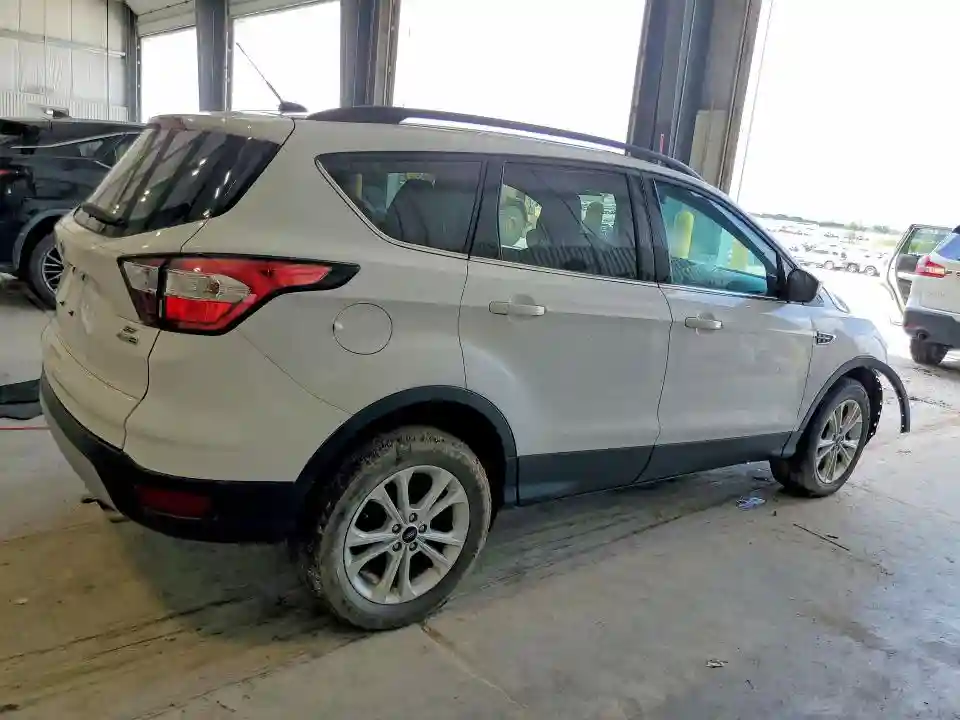 1FMCU9GD1JUB43821 2018 FORD ESCAPE-2