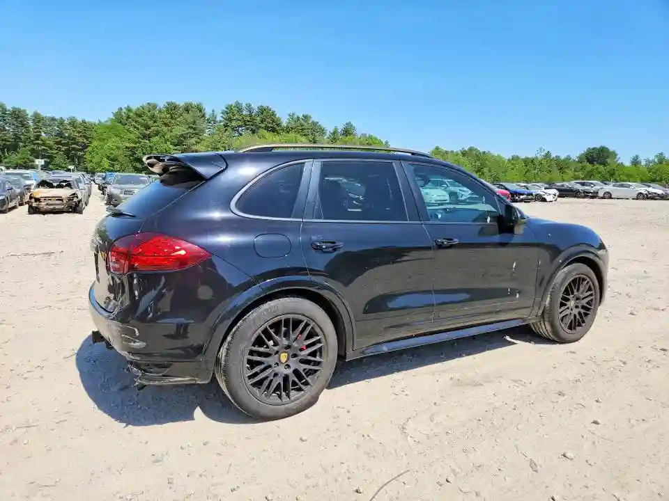 WP1AD2A25DLA70648 2013 PORSCHE CAYENNE-2