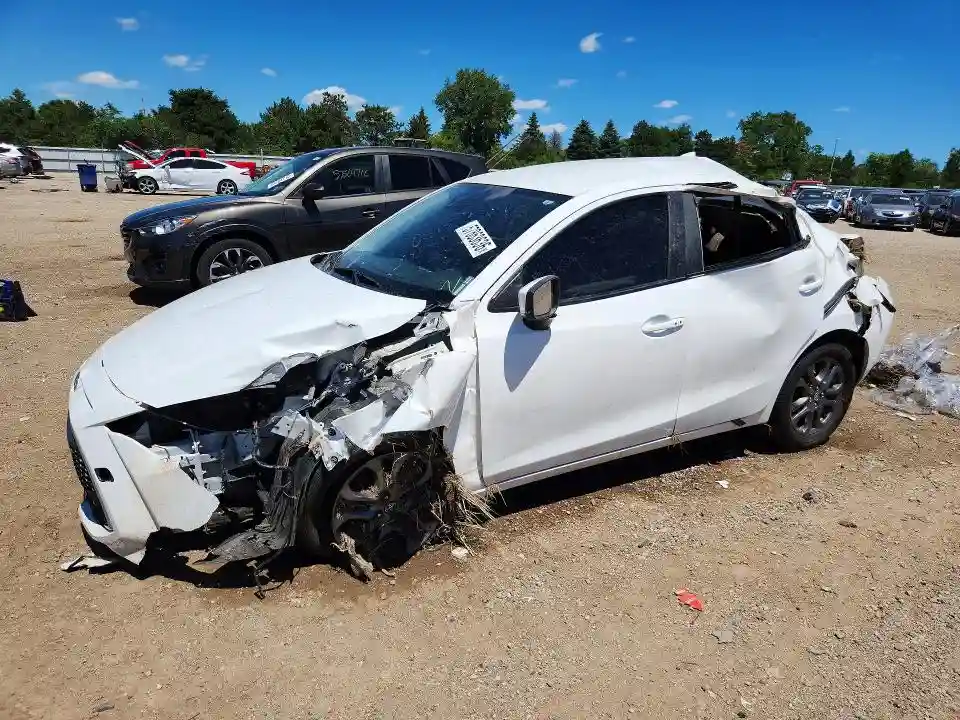 3MYDLBYV8KY506075 2019 TOYOTA YARIS-0