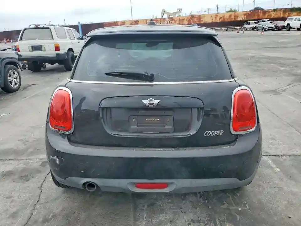 WMWXP5C56GT739233 2016 MINI COOPER-5