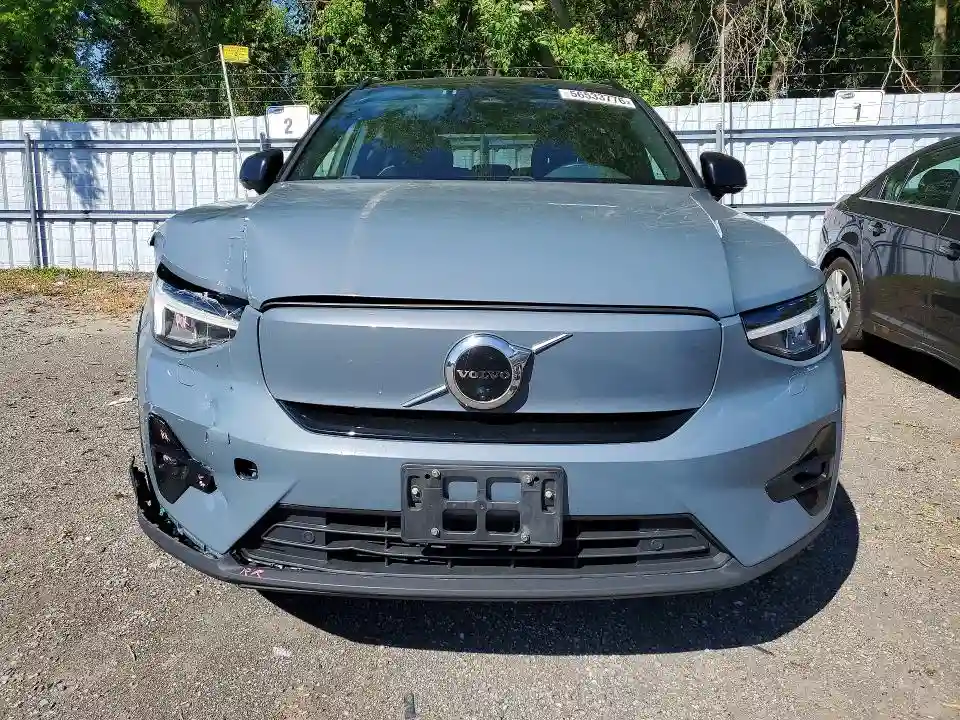 YV4ED3UM2P2948713 2023 VOLVO XC40-4