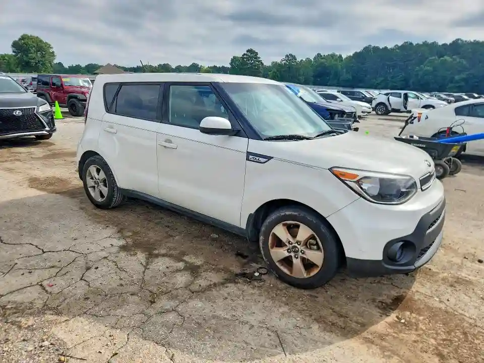 KNDJN2A20J7618669 2018 KIA SOUL-3